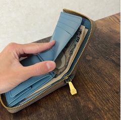 財布にお札が入っている