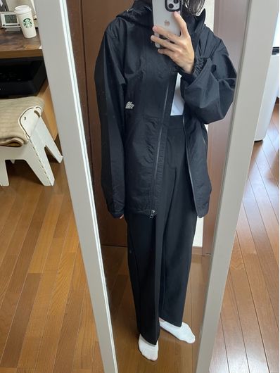 ノースフェイス コンパクトジャケット NP72530 メンズを女性が着用した袖丈とシルエットの写真